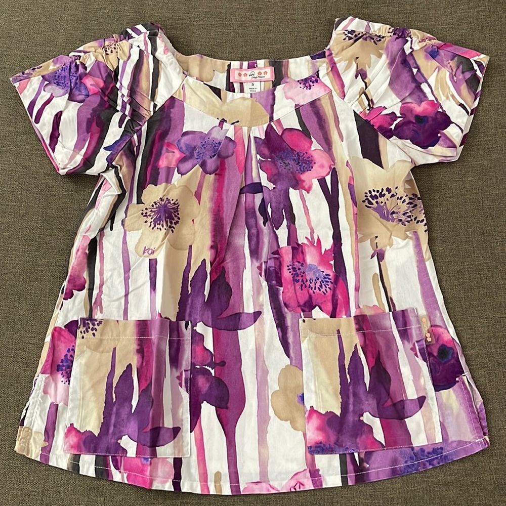💰3 items for $25 🏷 Koi by Kathy Peterson Demi Scrub Top sz Small